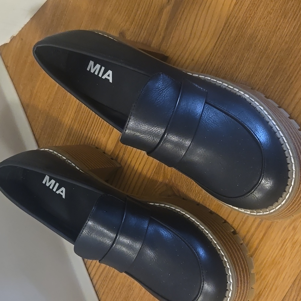 Mia Chunky Loafers - Picture 2 of 7